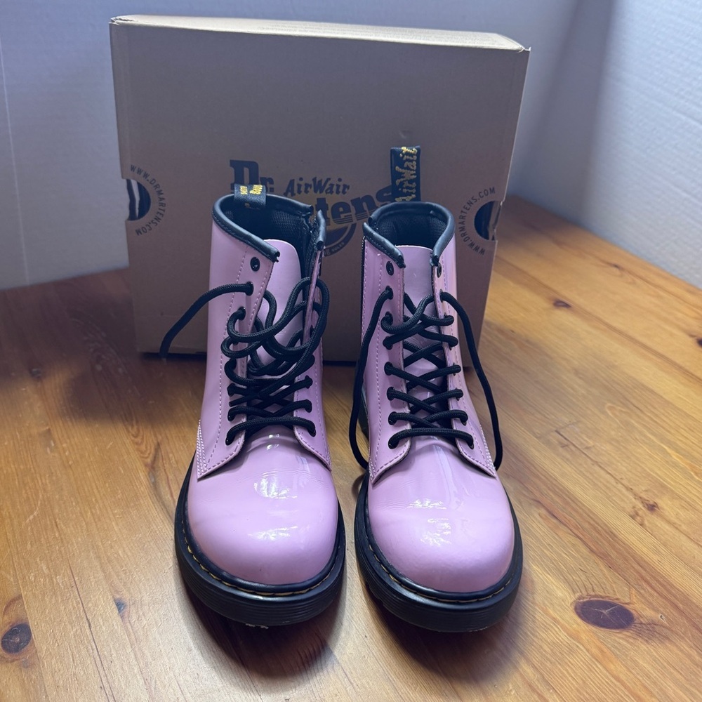Dr marten pink patent leather boots new in box size 4 girls